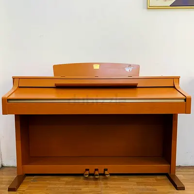 Yamaha Clavinova CLP-330C Digital Piano – USB