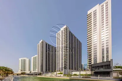 Mid Level | 2BR with Balcony | Community View