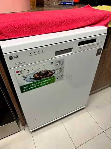 LG Dishwasher Model D1452WF - White