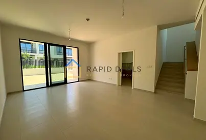 3BR+M Spacious Townhouse | Brand New | Vacant