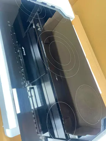 SMEG SE395ETDL Built-in Electric Cooktop is a premium Italian-made built-in electric hob designed fo