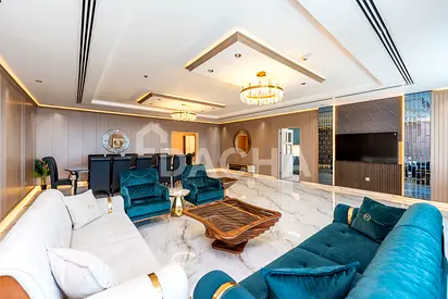 PENTHOUSE | Fully Upgraded | Full Sea View