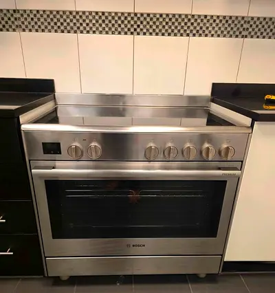 BOSCH Series 8 5-Burner Electric Ceramic Cooking Range 90x60 CM
