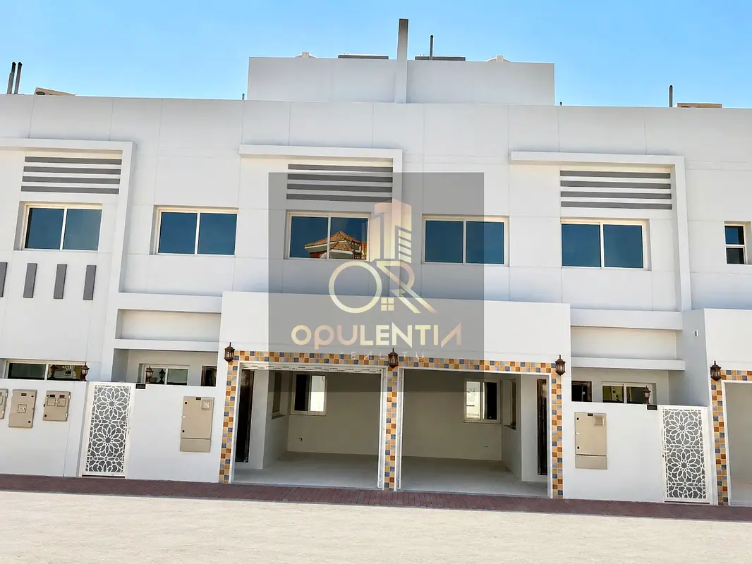 Spacious 3-Bedroom Villa for Rent | G+1 | Hor Al Anz