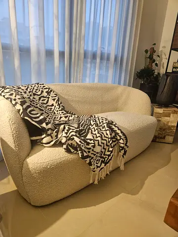 Crate and barrel sofa Cream boucle 2-seater in excellent condition