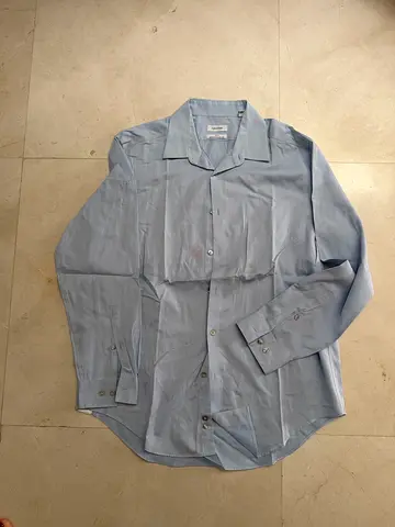 Light Blue Long Sleeve Button-Up Shirt - Men's, Size 32-32.5 calvin klein slim fit