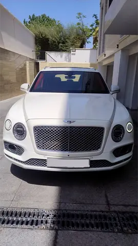 صورة 4 لـ 2017 Bentley BENTAYGA