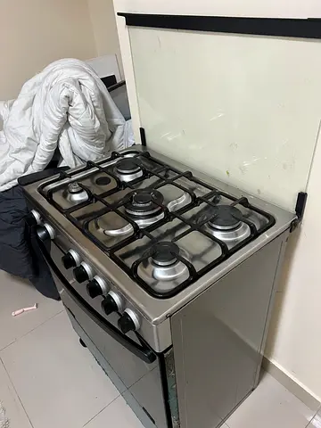 Stainless Steel 5-Burner Gas Cooker with Oven - Good Working Condition - super general