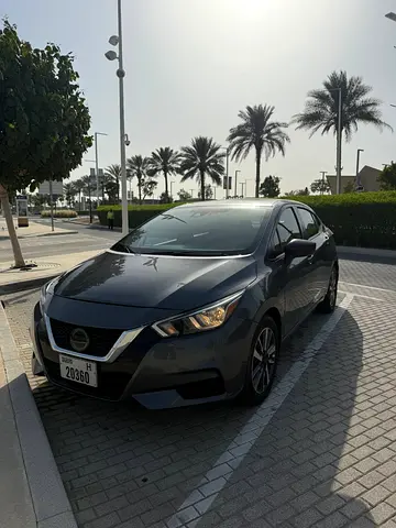 2022 Nissan VERSA 照片 2