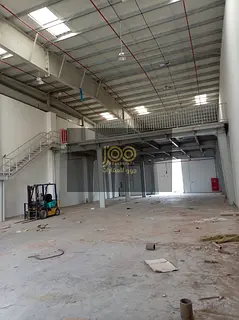 New warehouse, 12,300 sq. ft., 70 kW electricity, in Umm Al-Tha'oub.