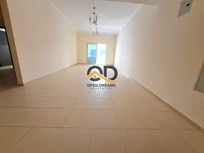 Huge size 2b with parking/ wardrobe/ balcony/ commercial muwaileh
