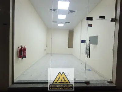 فرصة مميزة لأصحاب المشاريع والمستثمرين، يتوفر عدد 4 محلات تجارية للإيجار السنوي في موقع استراتيجي وحيوي خلف مركز شرطة الحميدية مباشرة، وعلى شارع رئيسي