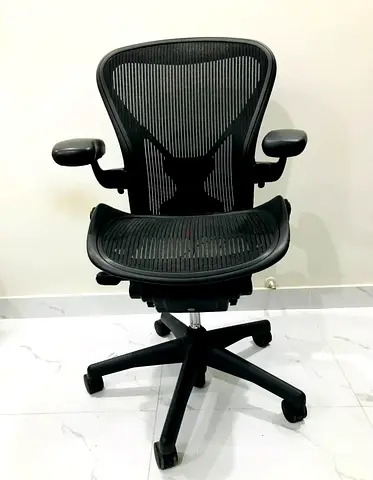 Herman Miller Aeron size B fully loaded