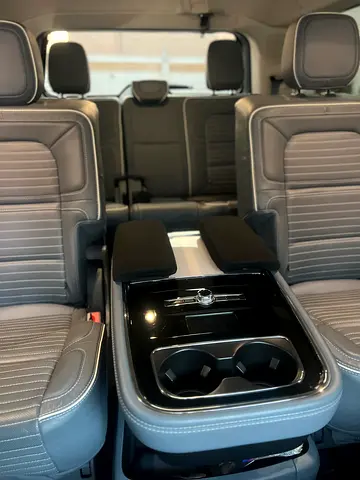 صورة 7 لـ 2021 Lincoln NAVIGATOR