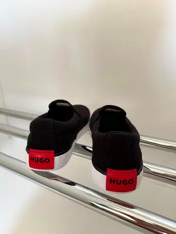 Hugo Boss – black slip-on sneakers, EU 39