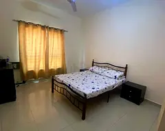 COUPLES ROOM FOR RENT