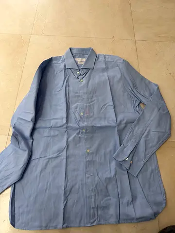 Light blue men's button-up shirt, good condition size 45, massimo dutti italian fabric