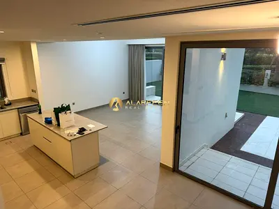 4BR+Maidroom | Luxurious Villa | Prime Location