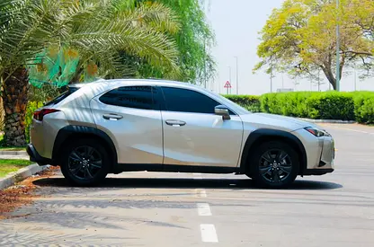 صورة 8 لـ 2023 Lexus UX-SERIES