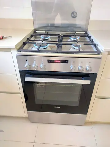 Siemens last model cooker top gas oven electric range digital with fan 60/60 cm
