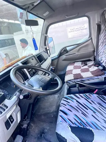 Mitsubishi Canter Cargo Body 4.2ton | Diesel | GCC Specs