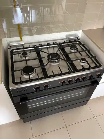 Toshiba Latest Model 5-Burner Full Gass With Fan Oven Cooking Range 90x60 CM