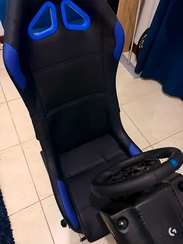 Racing Seat with gear shift stand for steering wheel