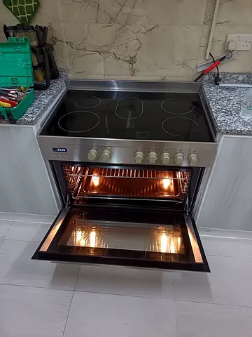 Electric stove 90/60cm new model like new perfect working free delivery installation