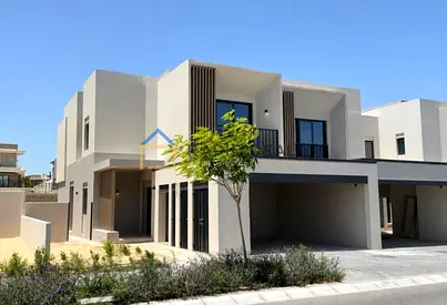 Close to Park | Corner 4BR Townhouse | Single Row