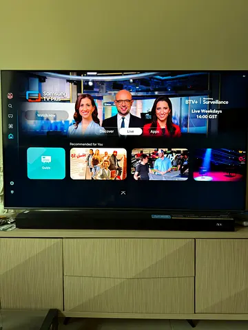 Samsung 55” QLED TV Q70D (UAE Version) – Excellent Condition.