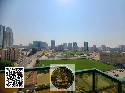 عرض ساخن أرخص سعر شقة بغرفة نوم واحدة ومطبخ وصالة بإطلالة كاملة على الاستاد ومدينة مفتوحة وإطلالة مذهلة للبيع في موقع رئيسي في أبراج الراشدية
