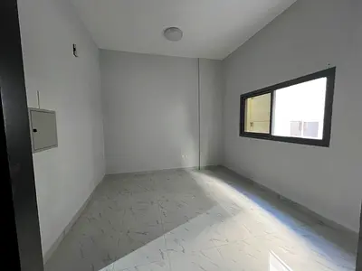 استديو جديد تاني ساكن _ مساحة كبيرة _ مطبخ منفصل _ موقع مميز بالقرب من جميع الخدمات _سهل المخرج لدبي