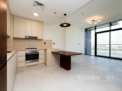 Brand New I Spacious And Bright I Ready To Move