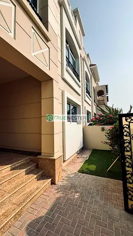 Spacious 5-Bedroom Villa for Rent in Umm Suqeim 2