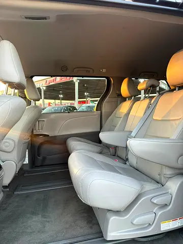 2016 Toyota SIENNA — фото 11