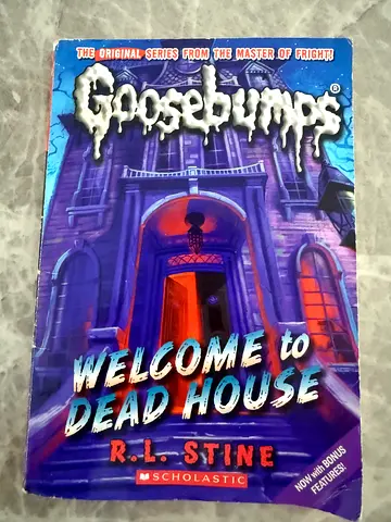 Goosebumps: Welcome to Dead House by R.L. Stine (paperback)