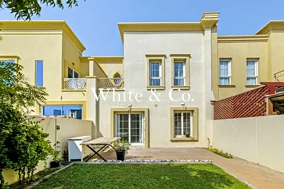 Walk to Lakes | 2BR Townhouse | Springs