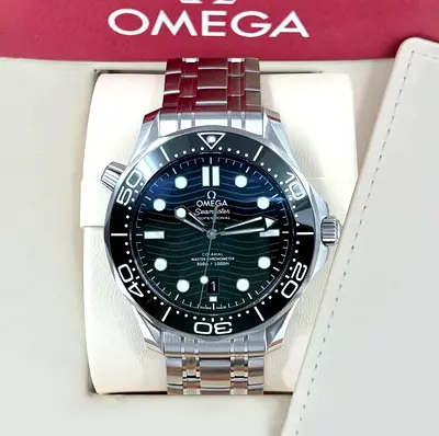 Omega Seamaster Diver 300M Fully Automatic Watch 1:1 Clone With Box And Card Green dial