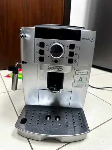 Used DeLonghi Magnifica S Super-Automatic Coffee & Espresso Machine