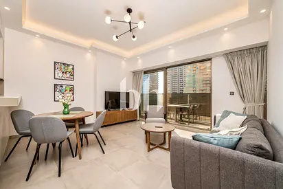 Furnished | Stunning Lake View
