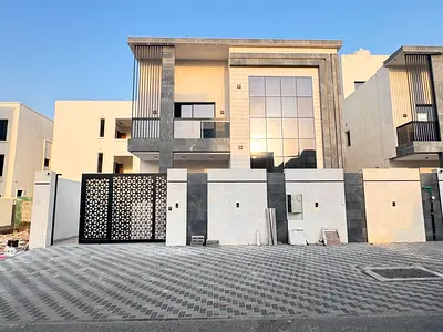 فيلا راقيه اول ساكن بتصميم عصري ومساخات واسعه 3طوابق جاهزه للسكن بنظام كاميرات مراقبه بالكامل موقع حيوي و مميز قريب من كافه الخدمات