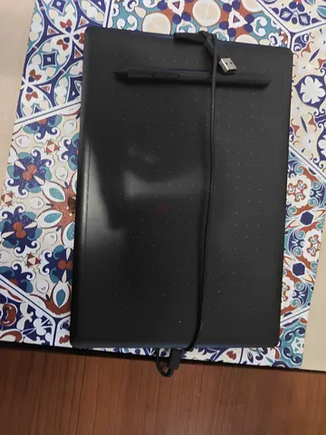 Wacom-style Graphic Drawing Tablet with Pen and USB Cable (Good Condition)