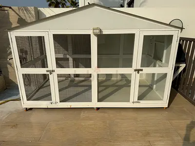 Spacious Outdoor Dog House With Doggy Door 🐶🏠