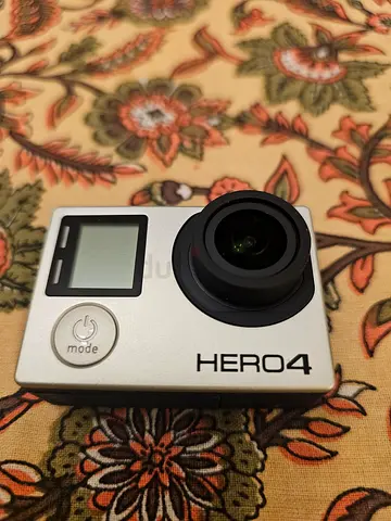 Hero Gopro 4 black edition in vgc with original accessories for quick sale