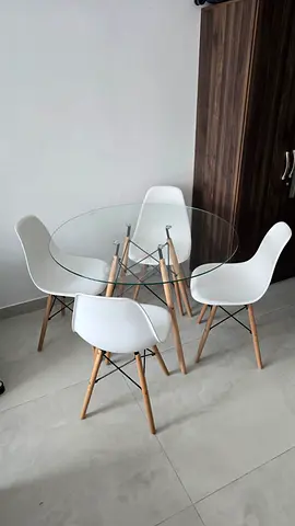 4 Seater Round Glass Dining table
