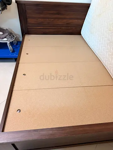 Wooden Queen Size Bed Frame with Mattress