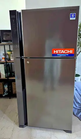 Fridge Hitachi big size 700L like new conditions