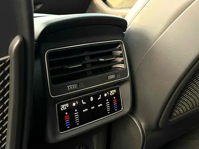 صورة 20 لـ 2021 AUDI RS Q8