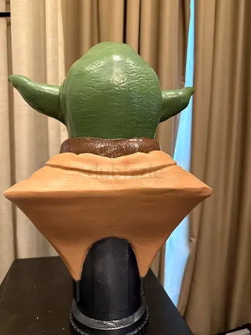 yoda - star wars statue