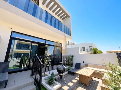 Corner Villa I Fully Furnished I Vacant